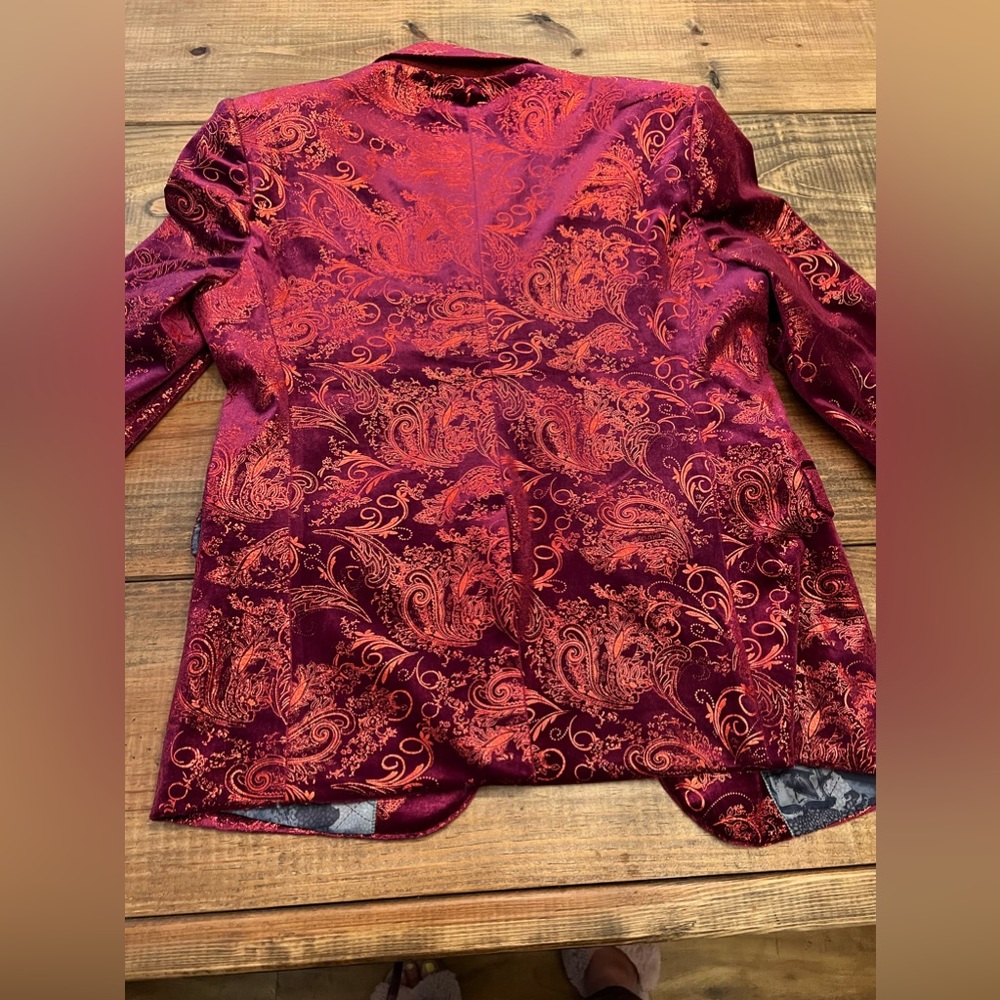 Men's Red Brocade Dinner Jacket - Elegant Patterned Blazer - Picture 8 of 9